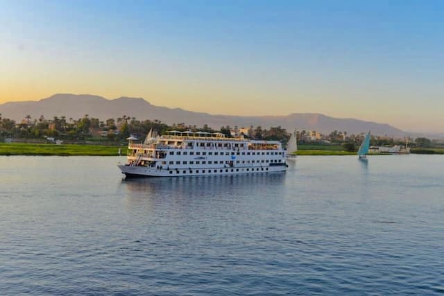 4 Days Nile Cruise Tours from Aswan to Luxor 21